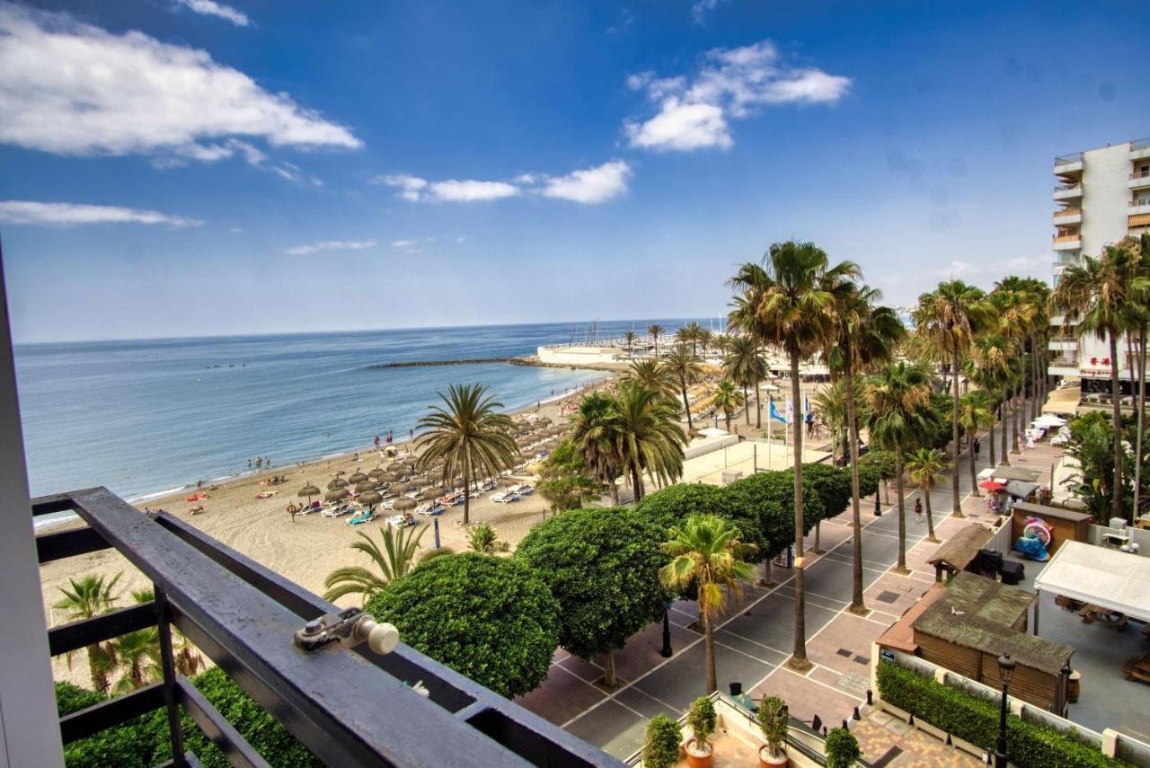 Stunning On The Beachfront With Sea Views In Center. Appartamento Marbella